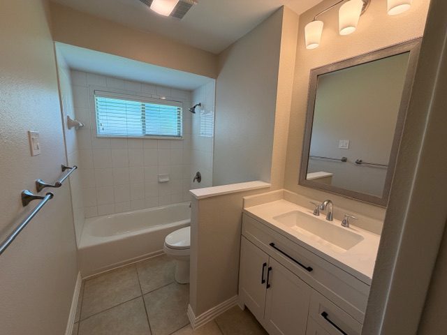 Full bathroom at 2021 Sandy Trail